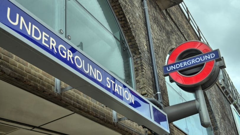 イギリス英語 地下鉄駅